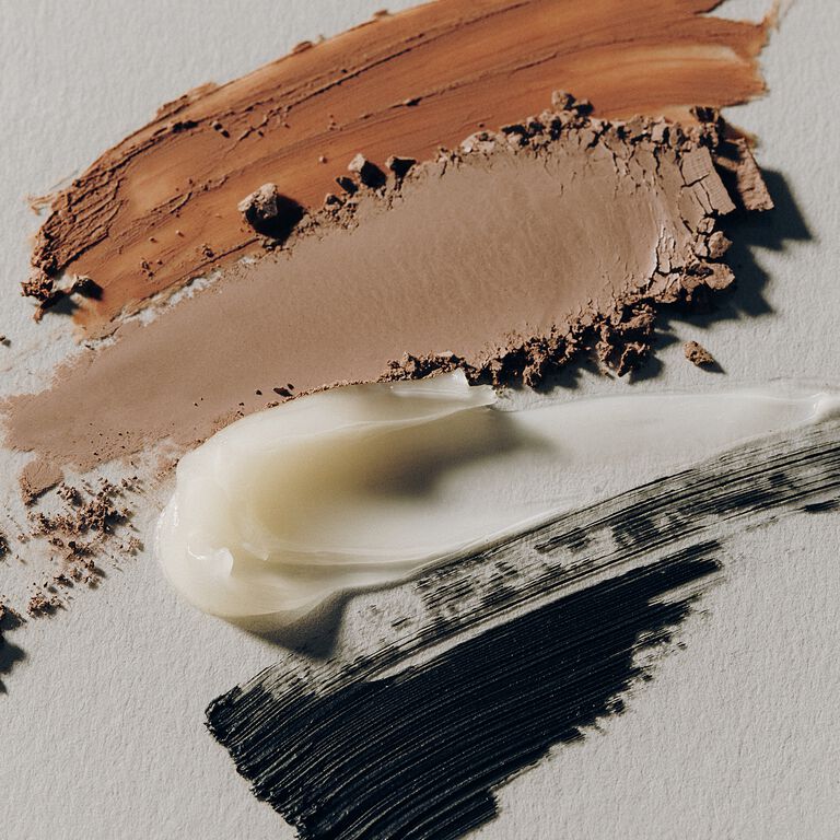 Muestras de productos usados en el look C&aacute;lidad & Natural