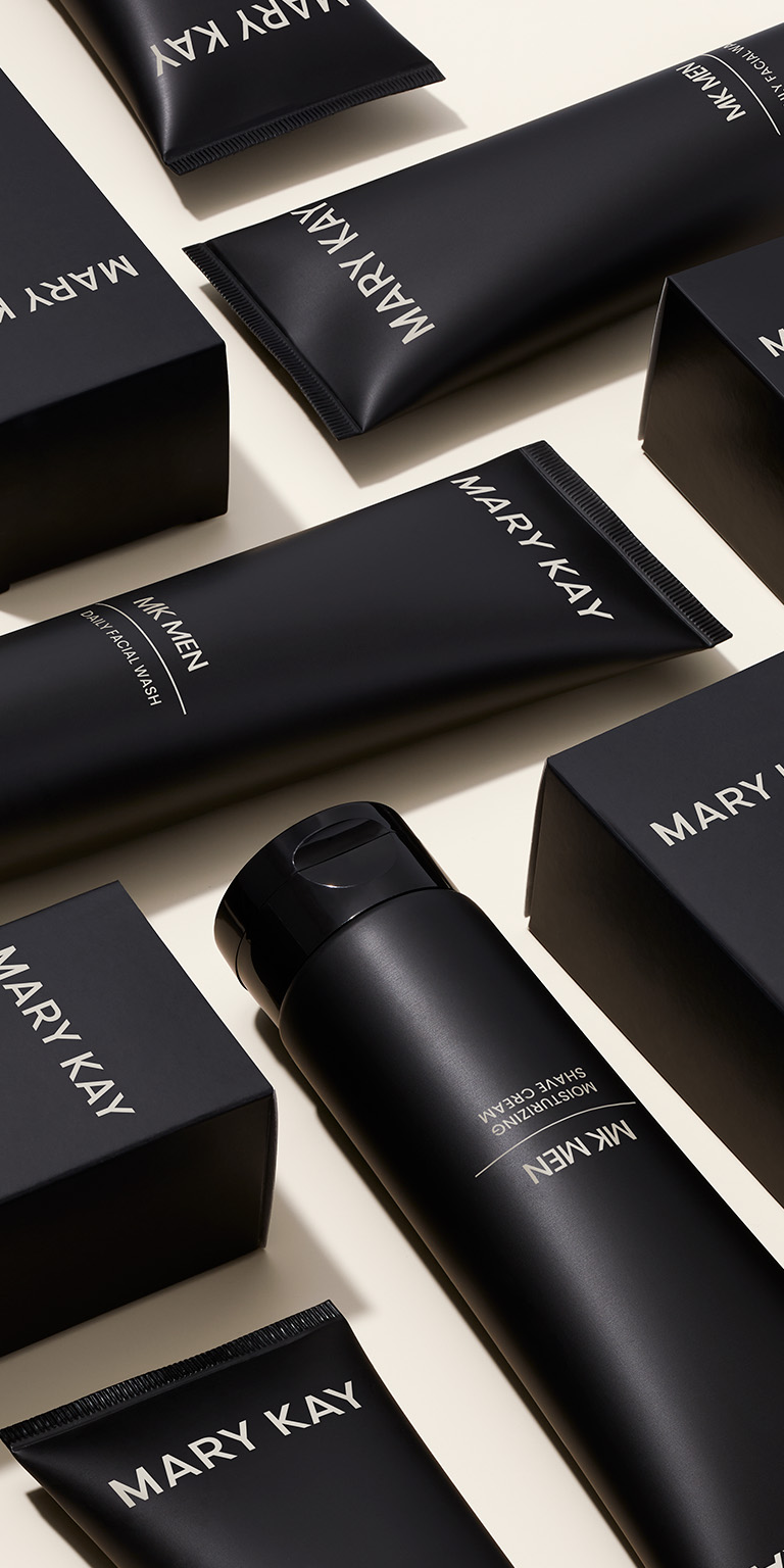 Todos los productos de la l&iacute;nea de cuidado de la piel Mary Kay MKMen&reg;, incluyendo la Hidratante Avanzada y la Limpiadora Facial MKMen&reg;